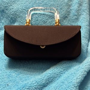 Black clutch